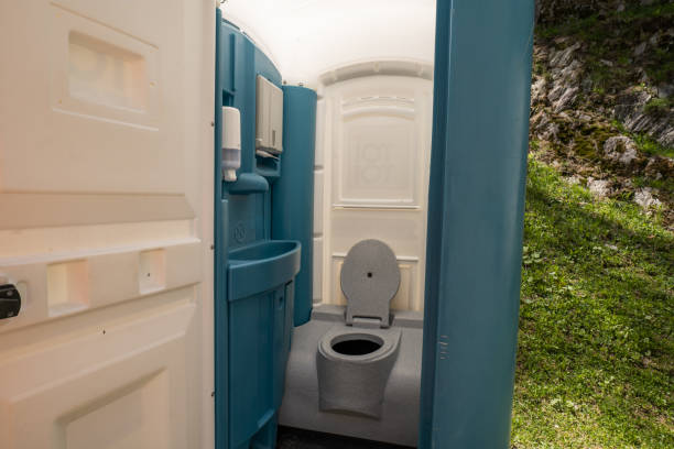 Best Portable toilet rental cost  in Springfield, MI